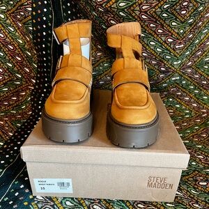 Steve Madden Rogue open-sided ankle boots. Size 10